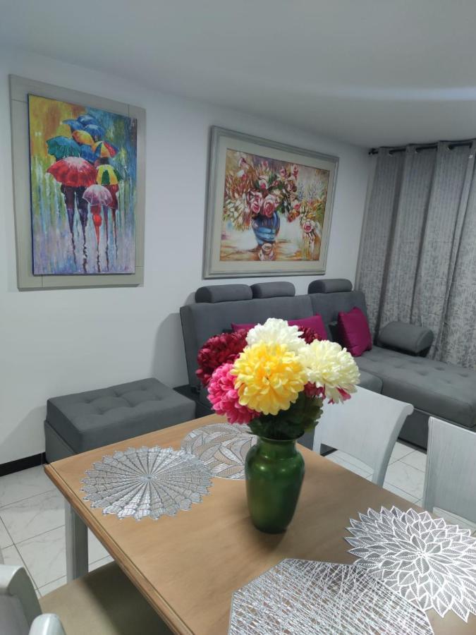 Apartament 406 Apartaestudio Portal De Cadiz , Exclusivo Y Central, Con Parqueadero Capacidad 4 Personas Ibagué Zewnętrze zdjęcie