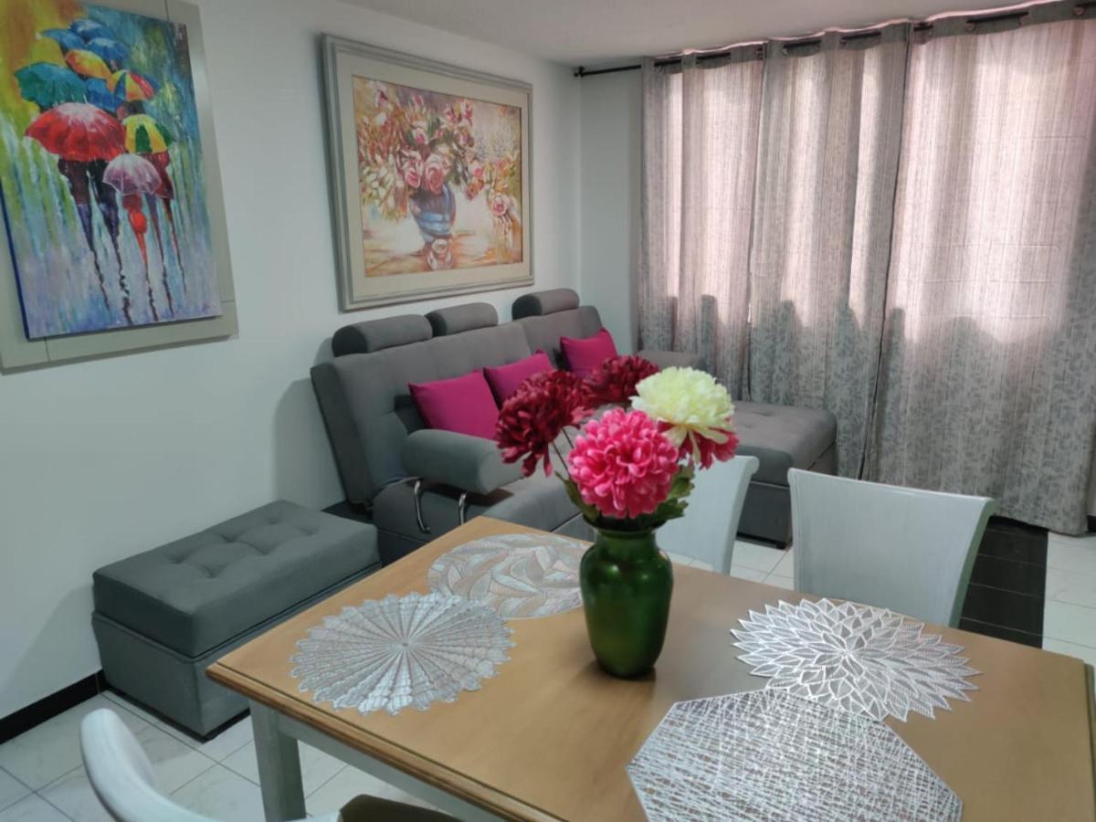 Apartament 406 Apartaestudio Portal De Cadiz , Exclusivo Y Central, Con Parqueadero Capacidad 4 Personas Ibagué Zewnętrze zdjęcie